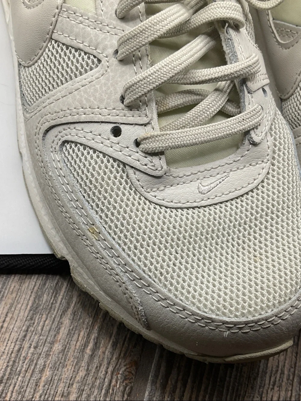 Nike Like New Off White Sneakers, Size 7.5